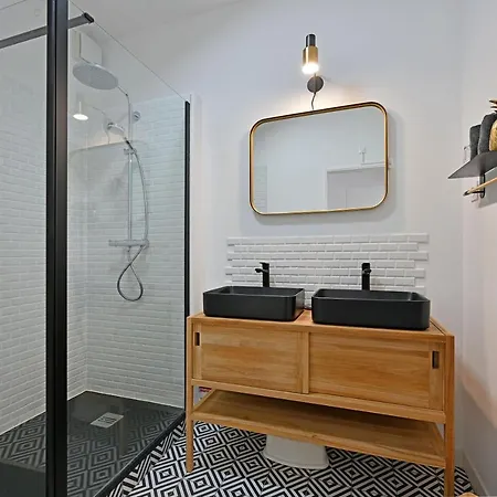 Aux Marches Du Palais - Ac Clim - Spacieux - Terrasse - Wifi Apartment Avignon